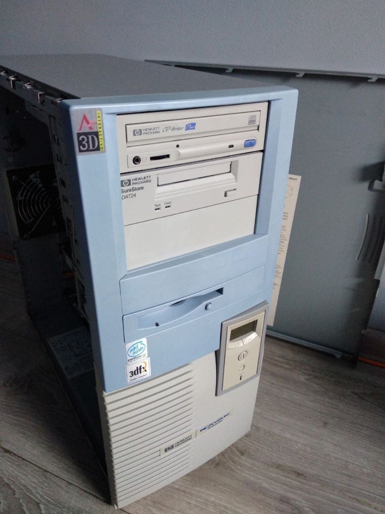 HP Kayak XU800